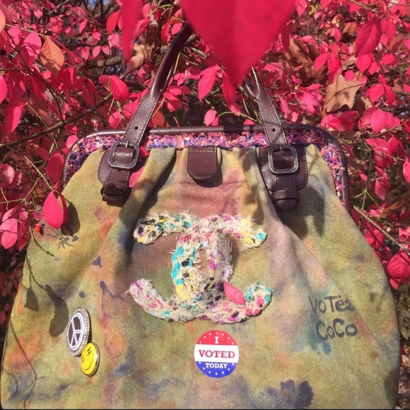 Chanel Washed Toile Graffiti On The Pavements Bowler Khaki Tote Bag VOTE Purse - Picture 4 of 4